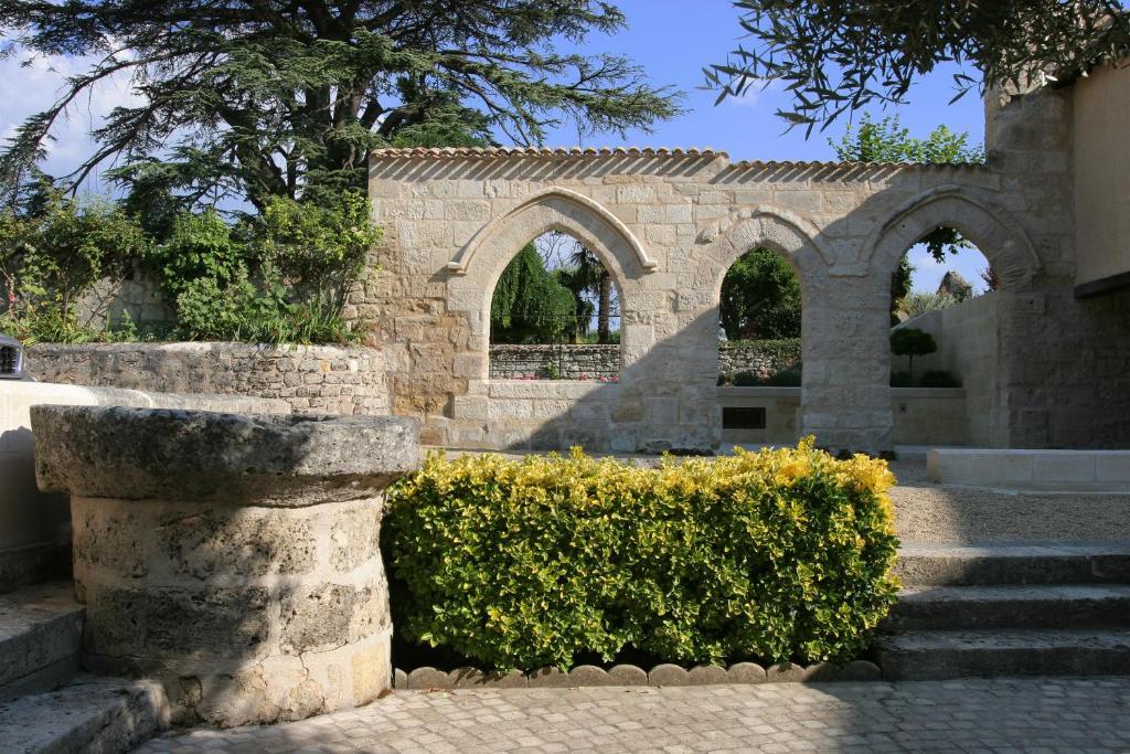 Hotel Au Logis Des Remparts Saint-Émilion Exterior foto